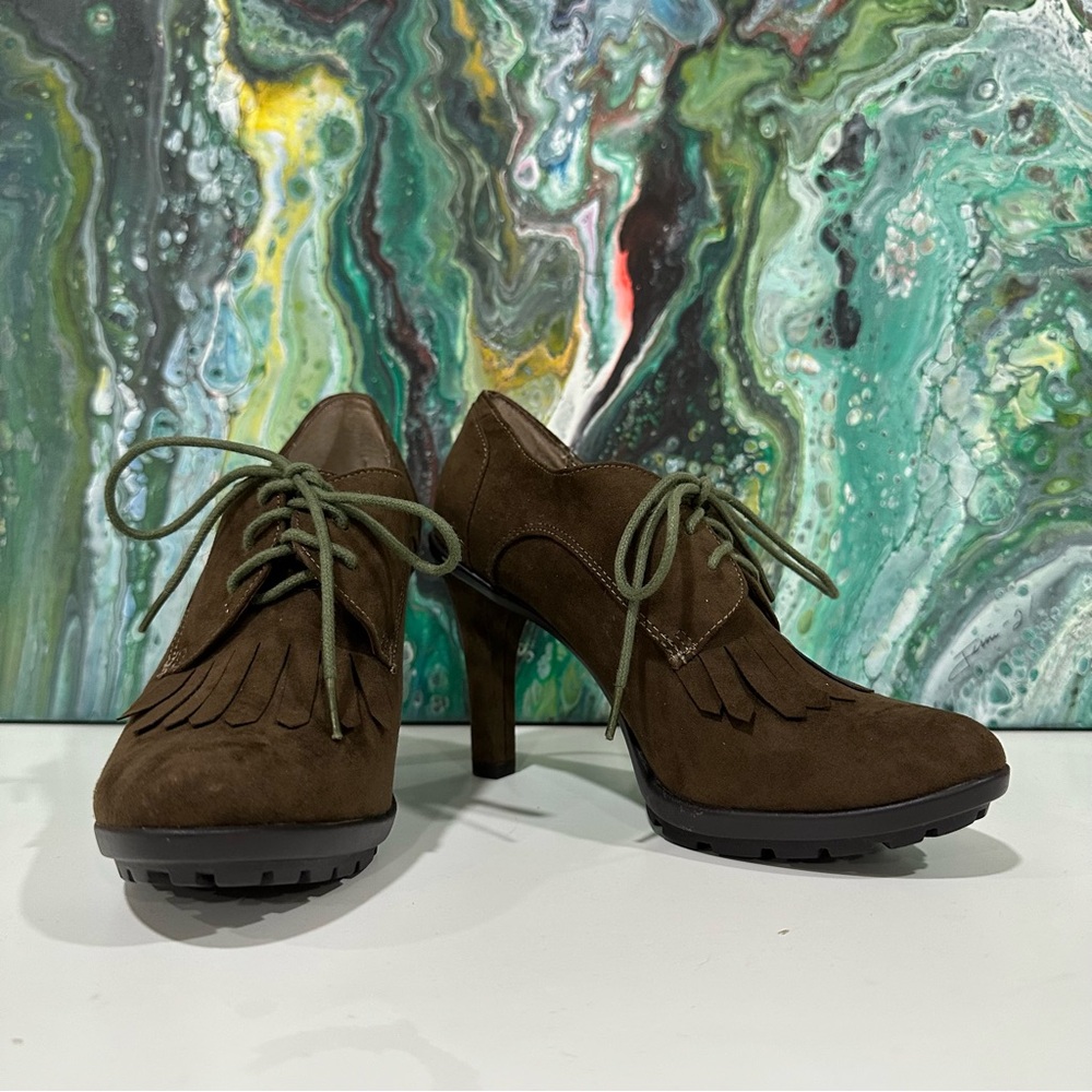 Brown Tahari Ankle Booties with Heel